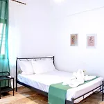 Minimal Studio Near City Center