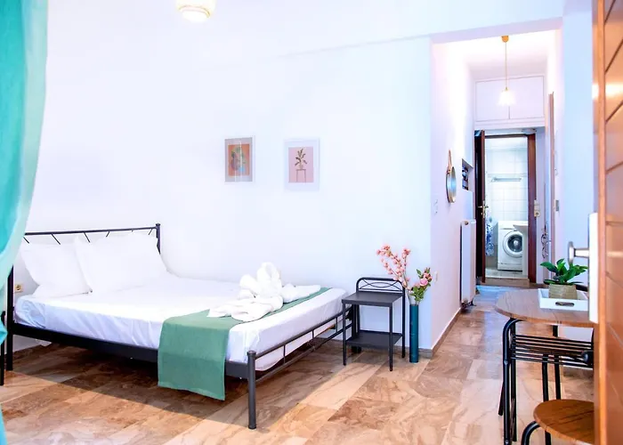 Minimal Studio Near City Center
