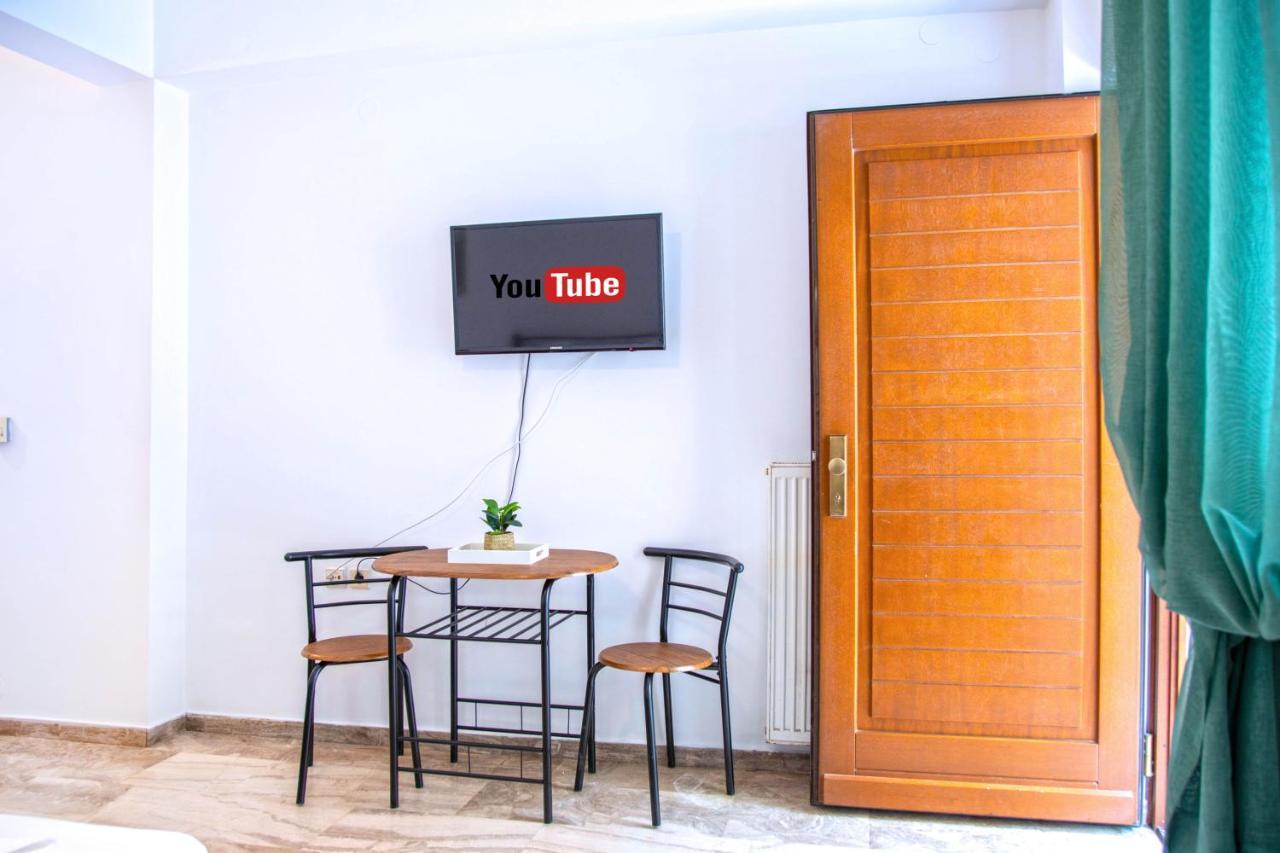 Minimal Near Center Apartment