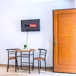 Minimal Studio Near City Center